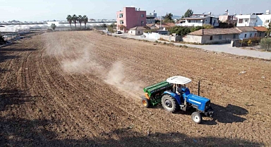 Akdeniz Belediyesi, verimli arazileri tarıma kazandırıyor