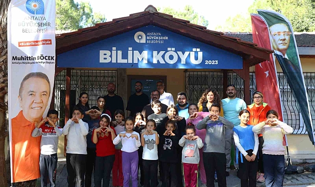 Antalyalı öğrenciler ara tatillerini Bilim Köyü’nde geçiriyor