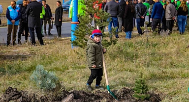 Ardahan’da 500 adet fidan toprakla buluştu