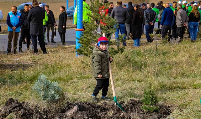 Ardahan’da 500 adet fidan toprakla buluştu