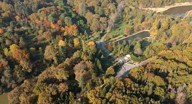 Atatürk Arboretumu’ndaki kartpostallık sonbahar manzarası havadan görüntülendi