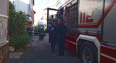 Bafra’da yangın: 3 katlı binanın giriş katı kullanılamaz hale geldi