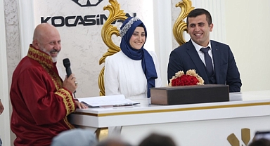 Başkan Çolakbayrakdar, "Çiftler, hayatlarının en güzel ’evet’ini daha güzel modern bir salonda diyor"