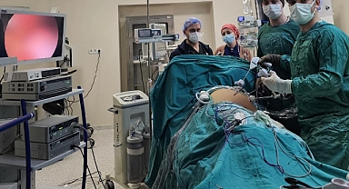 Bayburt Devlet Hastanesinde kapalı yöntemle böbreğin alınması operasyonu başarılı bir şekilde gerçekleştirildi