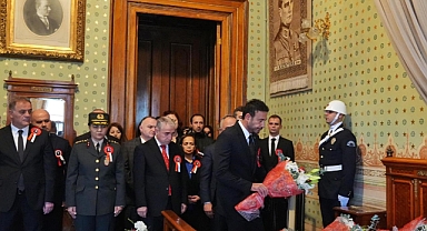 Beşiktaş Belediye Başkanı Akpolat, Dolmabahçe Sarayı’nı ziyaret etti