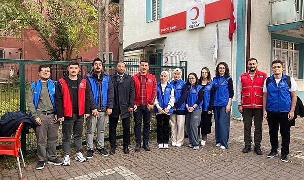 Bilecik’te gençlerden örnek davranış