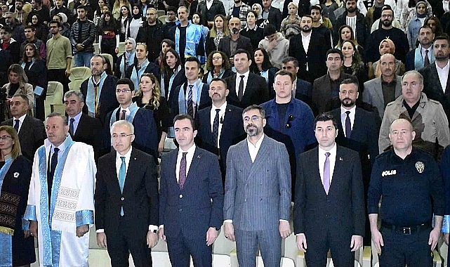 Bitlis Eren Üniversitesi'nde akademik yılı açılış töreni düzenlendi