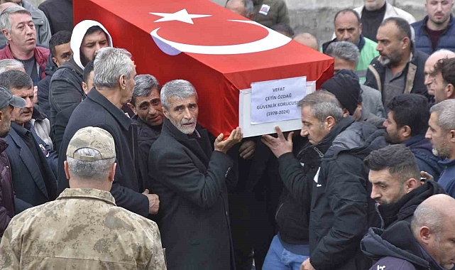 Bitlis'te kalp krizi sonucu hayatını kaybeden güvenlik korucuları son yolculuklarına uğurlandı