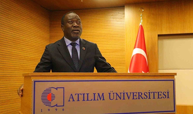 BM Türkiye Mukim Koordinatörü Ahonsi, Atılım Üniversitesi’nde ’küresel su krizini’ anlattı