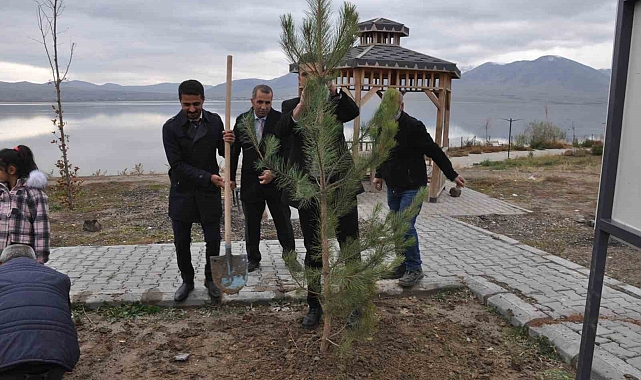 Bulanık'ta 'Öğretmenler Hatıra Ormanı' oluşturuldu