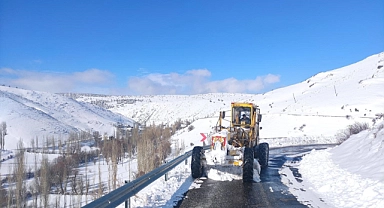 Büyükşehir’in kırsalda karla mücadelesi sürüyor