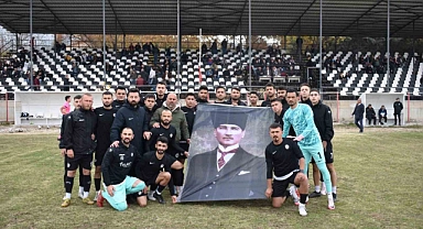 Çal Belediyespor liderliğini sürdürüyor