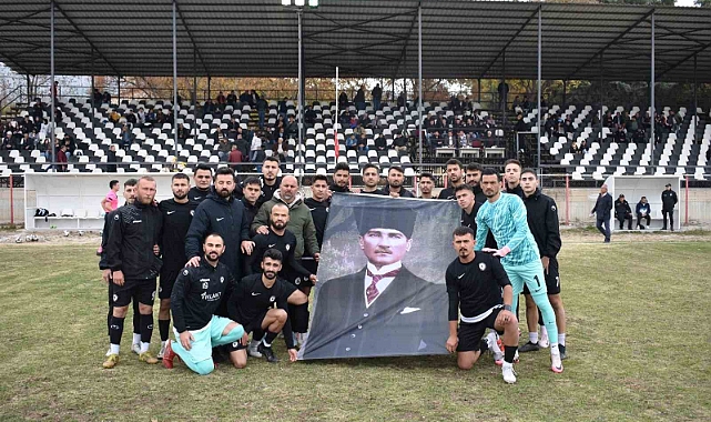 Çal Belediyespor liderliğini sürdürüyor