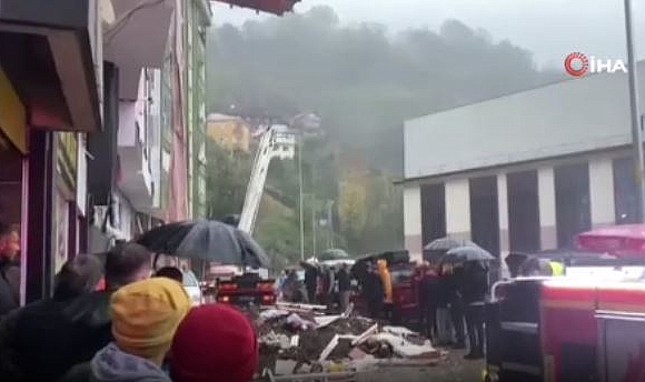 Çayeli'de heyelan meydana geldi! İlk belirlemelere göre 1 ölü, 3 yaralı