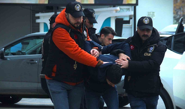 Çeşme’de 3 genci öldüren zanlı: "Kafa attılar ben de ateş ettim"