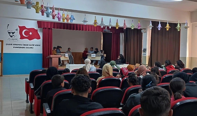 Çıldır da liseler ve ortaokullar arası münazara etkinliği yapıldı