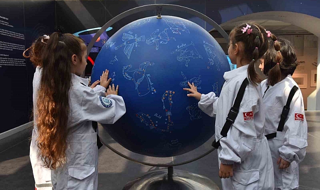 Çocuk Üniversitesi ile Yıldırımlı minikler uzayı keşfediyor