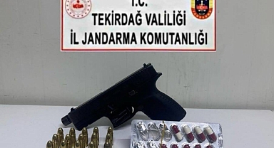 Çorlu’da uyuşturucu operasyonunda hap ve silah ele geçirildi