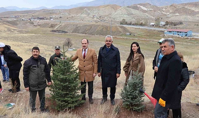 Daha yeşil bir Oltu için 2 bin fidan toprakla buluştu