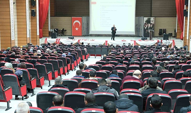 "Değerleriyle Güçlü Ailem" konulu konferans verildi