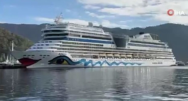 Dev yolcu gemisi Marmaris'e demir attı