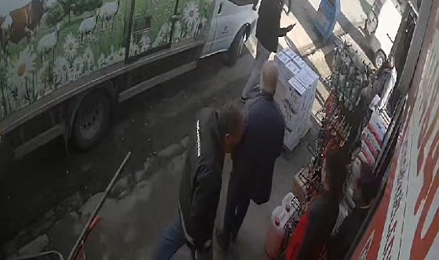 Doğanşehir'de deprem anında yaşananlar güvenlik kamerasına yansıdı