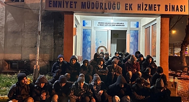 Doğubayazıt'ta 60 düzensiz göçmen yakalandı(Videolu Haber)