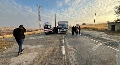 Elazığ’da otobüs ile kamyonet çarpıştı: 4 yaralı
