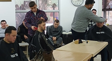 Engelsiz Yaşam Merkezi’nde tıraş vakti
