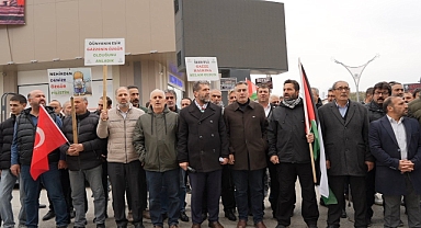 Erzincan’da Meydan24 AVM’de açılacak olan Starbucks boykot edildi