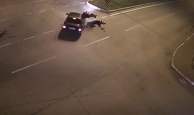 Erzincan'da Dikkatsizlik ve hız kazalara neden oldu: O anlar kamerada