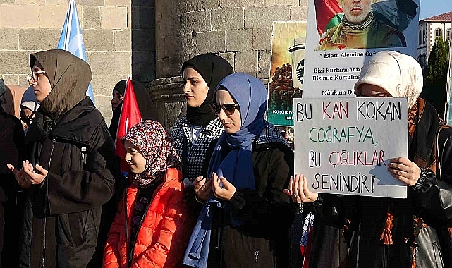 Erzurum'da sağlık çalışanlarının sessiz yürüyüşü 51'inci haftasına girdi