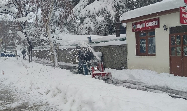 Erzurum kara teslim oldu