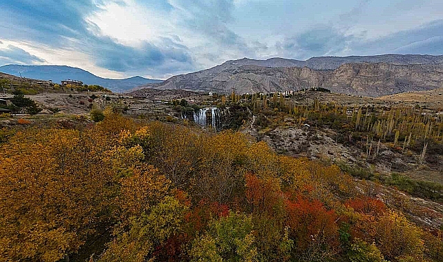 Erzurum'un Tortum Şelalesi'nde güz ile gelen güzellik