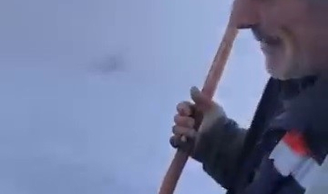 Erzurum'da dağda mahsur kalan çoban köylülerin yardımıyla kurtarıldı