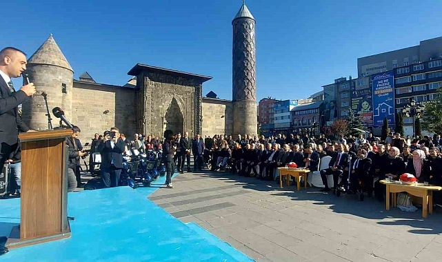 Erzurum'da "Engelleri Kaldırıyoruz" diye yola çıktılar