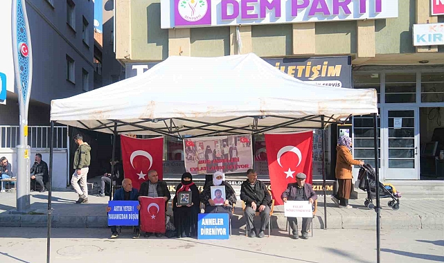 Evlat nöbetindeki baba: "Bahçeli'yi yürekten kutluyorum"