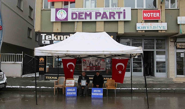 Evlat nöbetindeki baba: "Yahudilere askerlik yapmayın"
