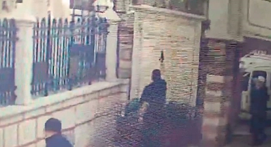 Fatih’te cami avlusunda havaya ateş açan şüpheli Üsküdar’da yakalandı