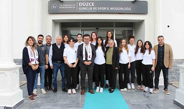 Genç basketçilerden İl Müdürü’ne ziyaret