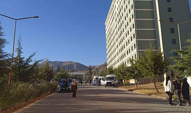 Genç kız yurt binası önünde ölü bulundu