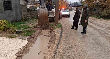 Gölbaşı Belediyesi, tıkanan mazgalları temizledi