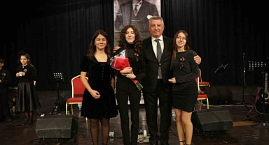 Güzelbahçeli gençler Atatürk için söyledi