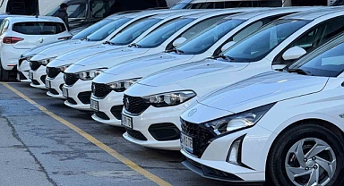 İkinci el araç piyasasında yıl sonu hareketliliği yaşanırken, fiyatlar sabit kaldı