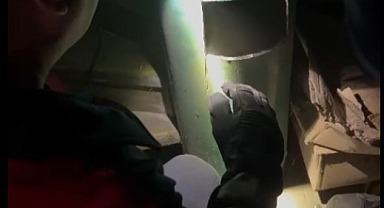 Isparta’da boruya sıkışan yavru kedi itfaiye ekiplerince kurtarıldı