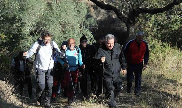 İzmir Valisi Elban Efeler Yolu’nda yürüdü