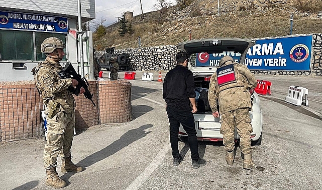 Jandarma Van'da farklı suçlardan aranan 14 kişi tutukladı