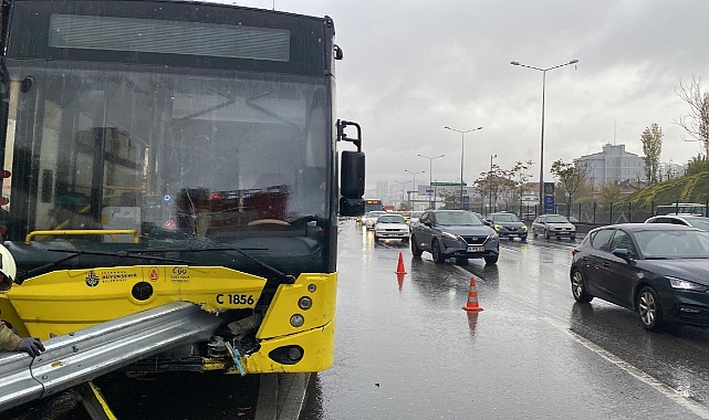 Kadıköy’de bariyerler İETT otobüsüne ok gibi saplandı