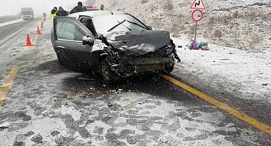 Kar ve sis kazayı beraberinde getirdi: 8 yaralı