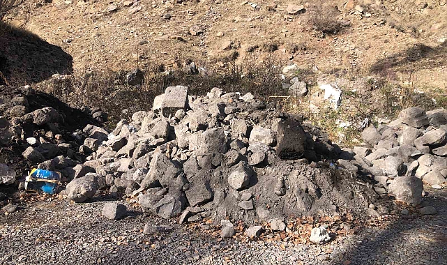 Kars'ta inşaat atıkları çevreyi kirletiyor